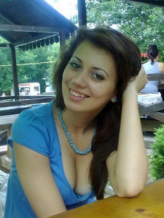 Beautiful college girl not mind bare and show her merits 7 photo