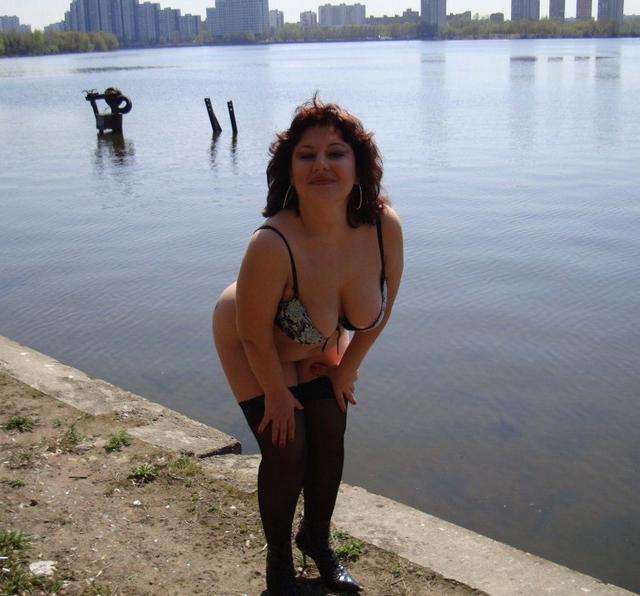 Horny milf with big boobs presents 19 photo