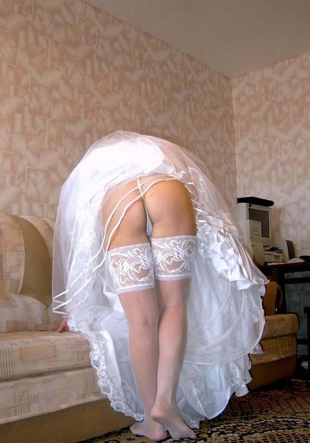 Look under skirt of sexy brides 18 photo