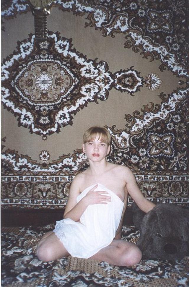 Hot naked milf on photo from 90s 15 photo