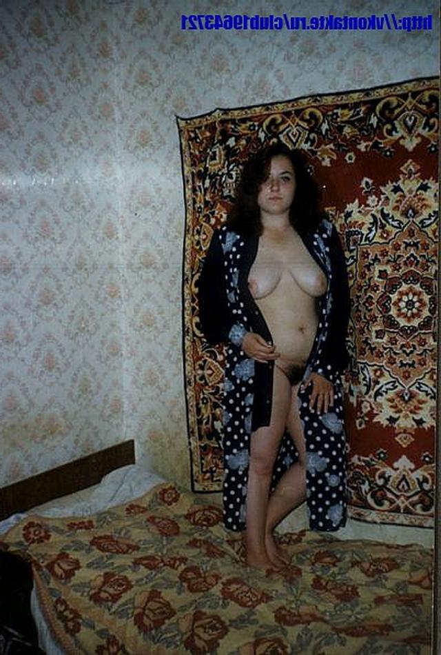 Hot naked milf on photo from 90s 9 photo