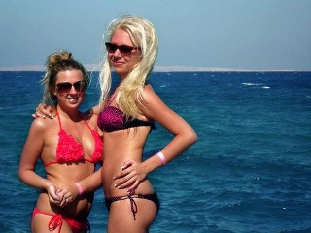College babes in bikini look very hot 42 photo
