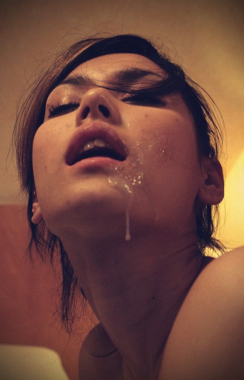 Hard Cum shots - a lot of sperm directly into the throat 31 photo