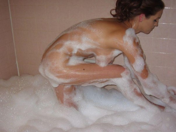 Hot naked slut in bathroom 13 photo