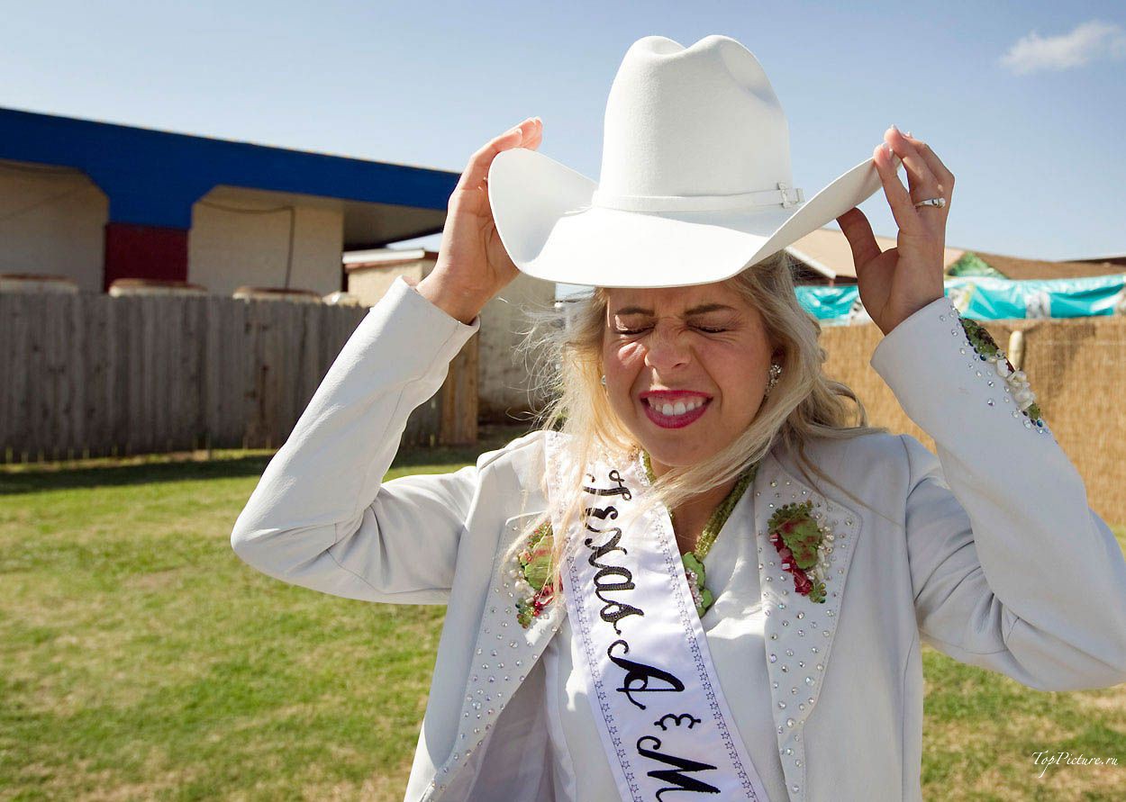 Showy photo beauties with Miss Rodeo 10 photo